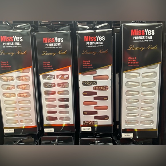 MissYes Luxury Press On Nails - Picture 1 of 15